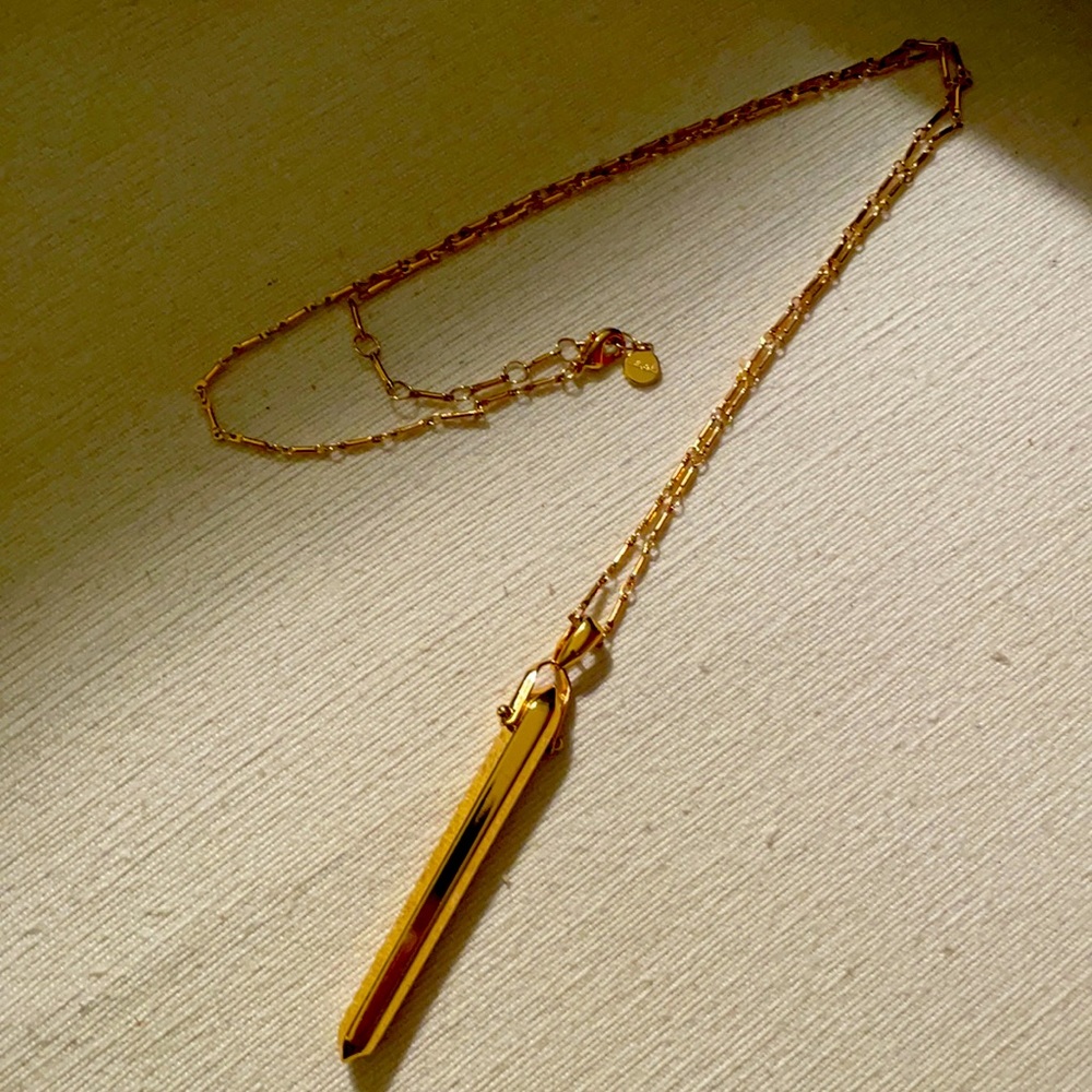 Stella and Dot Gold Pendant Necklce
